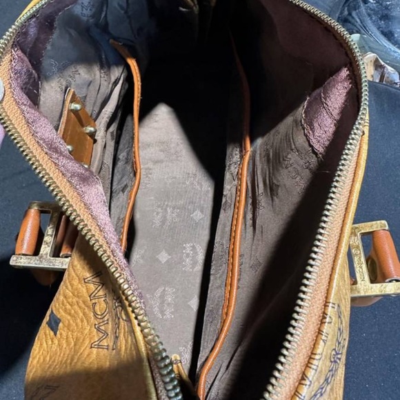 MCM Boston style Handbag in great shape - Picture 5 of 7